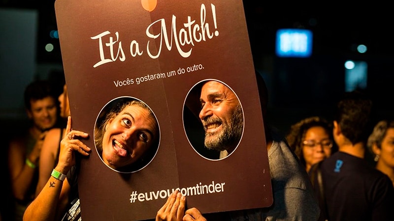 Tinder lança o “Festival Mode”, função que permite marcar encontros dentro dos eventos.